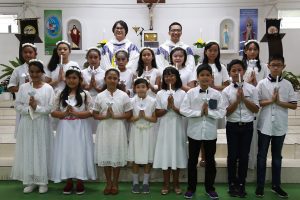 Syarat Menerima Komuni Pertama