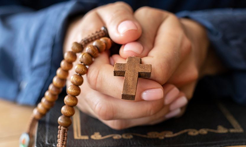 Kumpulan Doa Katolik Sehari-hari Paling Dahsyat dan Ampuh