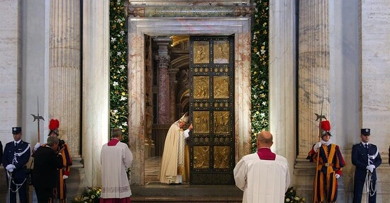 Refleksi Iman Holydoor