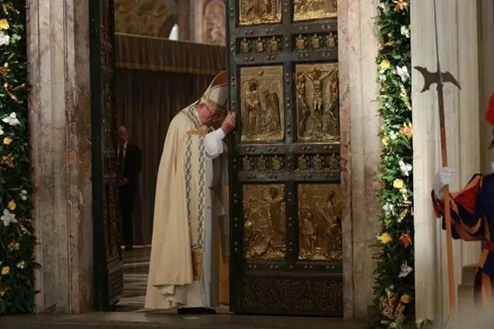 kota suci Holydoor 2025